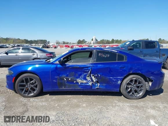 2022 Dodge Charger SXT z VIN 2C3CDXBG6NH110417, wystawiony jako IAAI lot #41883701 z przebiegiem 85 627 mil mil oraz . Historia ofert i sprzedaży dostępna na DreamBid. Obrazek 14.