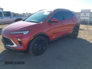 ✅ 2024 Buick Encore GX Sport Touring • VIN: KL4AMDSL9RB170926 • Lot: 43411120. Wystawiony na IAAI z przebiegiem 17 178 mil. Bezpłatny archiwum sprzedaży aukcyjnych z USA i szczegółowy raport historii pojazdu na DreamBid. Zdjęcie 2.