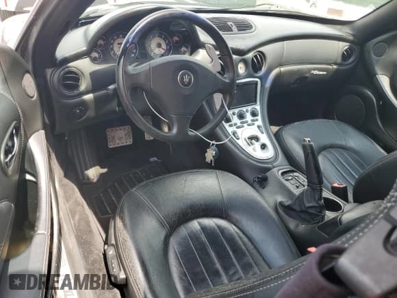 ✅ 2005 Maserati Spyder • VIN: ZAMBB18A150016507 • Лот: 61951374. Опубликован ранее на Copart с пробегом 25 491 миль. Бесплатный доступ к архиву аукционных продаж из США и подробный отчёт об истории автомобиля на DreamBid. Изображение 8.