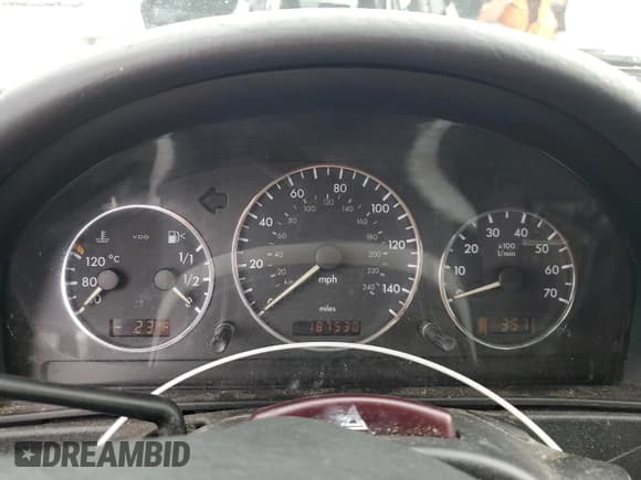 ✅ 2003 Mercedes-Benz M 500 • VIN: 4JGAB75E63A408184 • Lot: 59100705. Wystawiony na Copart z przebiegiem 187 530 mil. Bezpłatny archiwum sprzedaży aukcyjnych z USA i szczegółowy raport historii pojazdu na DreamBid. Zdjęcie 9.