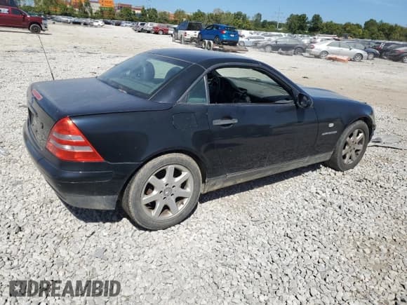 ✅ 1999 Mercedes-Benz SLK 230/320 • VIN: WDBKK47F8XF124253 • Лот: 70414014. Опубликован ранее на Copart с пробегом Не указан. Бесплатный доступ к архиву аукционных продаж из США и подробный отчёт об истории автомобиля на DreamBid. Изображение 3.