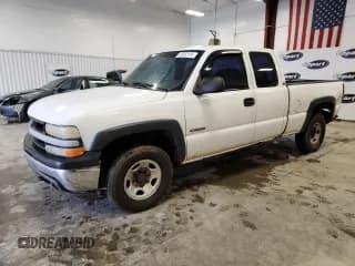 ✅ 2002 Chevrolet Silverado 2500 LS • VIN: 1GCGK29U32Z199845 • Lot: 58382165. Wystawiony na Copart z przebiegiem 428 943 mil. Bezpłatny archiwum sprzedaży aukcyjnych z USA i szczegółowy raport historii pojazdu na DreamBid. Zdjęcie 1.