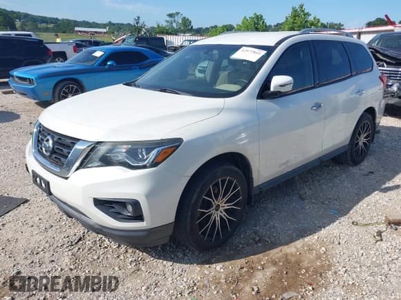 ✅ 2017 Nissan Pathfinder S • VIN: 5N1DR2MM9HC618696 • Lot: 42577815. Wystawiony na IAAI z przebiegiem 106 004 mil. Bezpłatny archiwum sprzedaży aukcyjnych z USA i szczegółowy raport historii pojazdu na DreamBid. Zdjęcie 16.