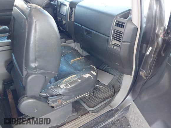 ✅ 2004 Nissan Titan XE • VIN: 1N6AA07A74N514580 • Lot: 40505884. Listed on IAAI with 289,699 mi. Free auction sales archive from the USA and detailed vehicle history report at DreamBid. Image 5.