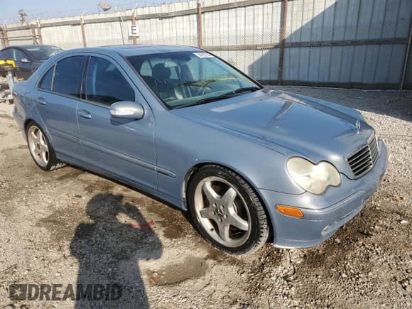 ✅ 2004 Mercedes-Benz C 230 Kompressor • VIN: WDBRF40J34F537291 • Lot: 84292144. Listed on Copart with 199,990 mi. Free auction sales archive from the USA and detailed vehicle history report at DreamBid. Image 4.