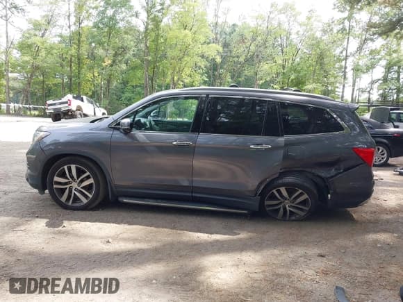 ✅ 2017 Honda Pilot Elite • VIN: 5FNYF6H02HB100235 • Lot: 43026575. Wystawiony na IAAI z przebiegiem 174 362 mil. Bezpłatny archiwum sprzedaży aukcyjnych z USA i szczegółowy raport historii pojazdu na DreamBid. Zdjęcie 14.