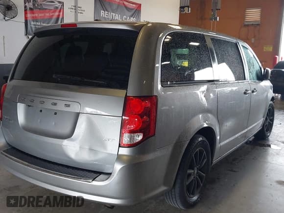 ✅ 2020 Dodge Grand Caravan GT • VIN: 2C4RDGEGXLR188885 • Lot: 42759537. Wystawiony na IAAI z przebiegiem 157 821 mil. Bezpłatny archiwum sprzedaży aukcyjnych z USA i szczegółowy raport historii pojazdu na DreamBid. Zdjęcie 4.