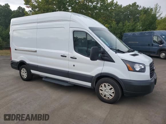 ✅ 2018 Ford Transit • VIN: 1FTBW2XM8JKB38192 • Lot: 71673765. Wystawiony na Copart z przebiegiem 143 494 mil. Bezpłatny archiwum sprzedaży aukcyjnych z USA i szczegółowy raport historii pojazdu na DreamBid. Zdjęcie 4.