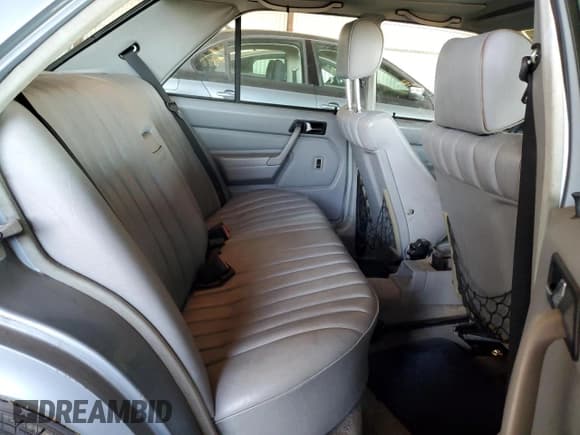 ✅ 1985 Mercedes-Benz 190 • VIN: WDBDA24C7FF096163 • Lot: 83237794. Listed on Copart with 231,046 mi. Free auction sales archive from the USA and detailed vehicle history report at DreamBid. Image 10.