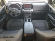 ✅ 2021 Chevrolet Colorado 2WD LT • VIN: 1GCGSCEN1M1210718 • Lot: 68959315. Wystawiony na Copart z przebiegiem 75 266 mil. Bezpłatny archiwum sprzedaży aukcyjnych z USA i szczegółowy raport historii pojazdu na DreamBid. Zdjęcie 8.