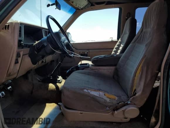 1994 Ford Explorer Eddie Bauer z VIN 1FMCU22X6RUB20958, wystawiony jako Copart lot #80114745 z przebiegiem 3 428 mil mil oraz Szkoda całkowita • Salvage title. Historia ofert i sprzedaży dostępna na DreamBid. Obrazek 7.