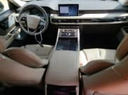 ✅ 2023 Lincoln Aviator Grand Touring • VIN: 5LMYJ8XY8PNL02703 • Лот: 73732604. Опубликован ранее на Copart с пробегом 9 553 миль. Бесплатный доступ к архиву аукционных продаж из США и подробный отчёт об истории автомобиля на DreamBid. Изображение 8.
