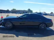 ✅ 2022 Mercedes-Benz E 350 • VIN: W1KZF8DB1NB070673 • Lot: 43487114. Listed on IAAI with 60,888 mi. Free auction sales archive from the USA and detailed vehicle history report at DreamBid. Image 15.