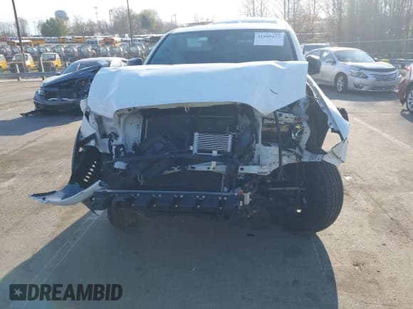 ✅ 2019 Toyota Tacoma SR5 • VIN: 5TFSZ5AN1KX170139 • Lot: 41909422. Wystawiony na IAAI z przebiegiem 69 224 mil. Bezpłatny archiwum sprzedaży aukcyjnych z USA i szczegółowy raport historii pojazdu na DreamBid. Zdjęcie 6.