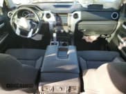 ✅ 2017 Toyota Tundra SR5 • VIN: 5TFDW5F13HX670335 • Лот: 86855575. Опубликован ранее на Copart с пробегом 94 703 миль. Бесплатный доступ к архиву аукционных продаж из США и подробный отчёт об истории автомобиля на DreamBid. Изображение 8.