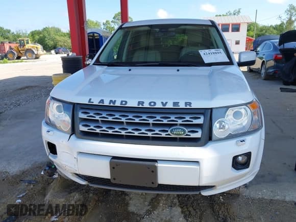 ✅ 2011 Land Rover LR2 HSE • VIN: SALFR2BN5BH268155 • Lot: 42418895. Listed on IAAI with 91,566 mi. Free auction sales archive from the USA and detailed vehicle history report at DreamBid. Image 12.