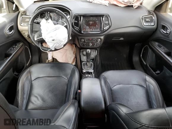 ✅ 2019 Jeep Compass Limited • VIN: 3C4NJDCB7KT766515 • Lot: 58787435. Wystawiony na Copart z przebiegiem 88 243 mil. Bezpłatny archiwum sprzedaży aukcyjnych z USA i szczegółowy raport historii pojazdu na DreamBid. Zdjęcie 8.