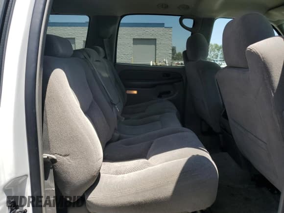 ✅ 2003 Chevrolet Suburban LS • VIN: 3GNEC16T53G172603 • Лот: 61501045. Опубликован ранее на Copart с пробегом 126 003 миль. Бесплатный доступ к архиву аукционных продаж из США и подробный отчёт об истории автомобиля на DreamBid. Изображение 11.