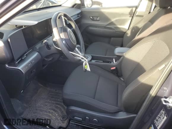 2024 Hyundai Kona SEL with VIN KM8HBCAB3RU156968, listed as a Copart auction lot 86263424 with 5,575 mi miles and Salvage title. Bid and sale history available at DreamBid. Image 7.