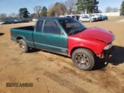 ✅ 1996 Chevrolet S-10 LS • VIN: 1GCCS19X5T8135462 • Лот: 86870024. Опубликован ранее на Copart с пробегом 217 521 миль. Бесплатный доступ к архиву аукционных продаж из США и подробный отчёт об истории автомобиля на DreamBid. Изображение 4.