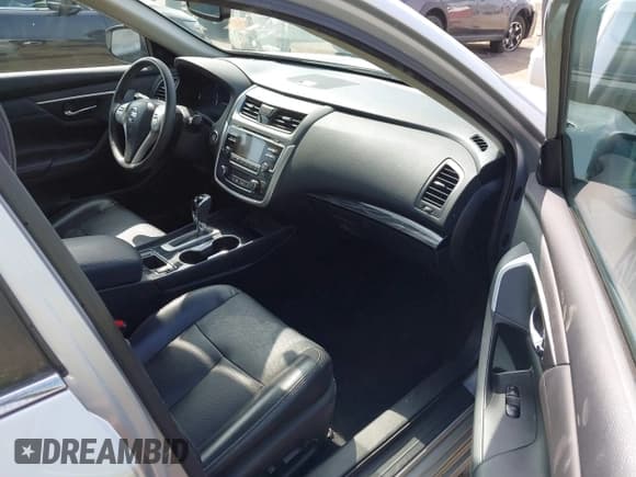 ✅ 2017 Nissan Altima SL • VIN: 1N4AL3AP6HC251386 • Lot: 43000940. Listed on IAAI with 81,857 mi. Free auction sales archive from the USA and detailed vehicle history report at DreamBid. Image 5.