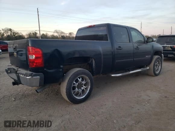 ✅ 2007 Chevrolet Silverado 2500HD 1LT • VIN: 1GCHC23K37F557396 • Lot: 82923304. Wystawiony na Copart z przebiegiem 216 709 mil. Bezpłatny archiwum sprzedaży aukcyjnych z USA i szczegółowy raport historii pojazdu na DreamBid. Zdjęcie 3.