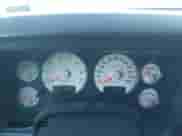 2004 Dodge 1500 SLT z VIN 1D7HU18D74S768157, wystawiony jako IAAI lot #43514453 z przebiegiem 157 327 mil mil oraz . Historia ofert i sprzedaży dostępna na DreamBid. Obrazek 7.