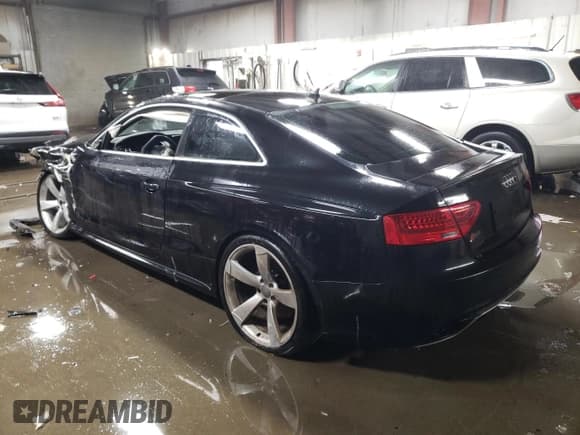 ✅ 2013 Audi RS 5 • VIN: WUAC6AFR5DA900418 • Лот: 86878684. Опубликован ранее на Copart с пробегом 74 662 миль. Бесплатный доступ к архиву аукционных продаж из США и подробный отчёт об истории автомобиля на DreamBid. Изображение 2.