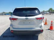 ✅ 2015 Toyota Highlander Limited • VIN: 5TDDKRFH8FS120969 • Lot: 43013279. Wystawiony na IAAI z przebiegiem 43 968 mil. Bezpłatny archiwum sprzedaży aukcyjnych z USA i szczegółowy raport historii pojazdu na DreamBid. Zdjęcie 17.
