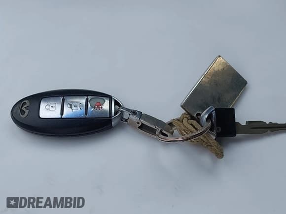 ✅ 2006 Infiniti FX • VIN: JNRAS08WX6X204392 • Lot: 42635609. Wystawiony na IAAI z przebiegiem 207 781 mil. Bezpłatny archiwum sprzedaży aukcyjnych z USA i szczegółowy raport historii pojazdu na DreamBid. Zdjęcie 11.