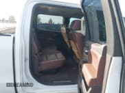 ✅ 2019 Chevrolet Silverado 2500HD High Country • VIN: 1GC1KUEY5KF212610 • Lot: 43516033. Wystawiony na IAAI z przebiegiem 170 238 mil. Bezpłatny archiwum sprzedaży aukcyjnych z USA i szczegółowy raport historii pojazdu na DreamBid. Zdjęcie 8.