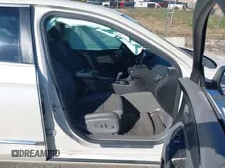 2014 Chevrolet Impala LTZ z VIN 1G1155S32EU144801, wystawiony jako IAAI lot #43403458 z przebiegiem 107 652 mil mil oraz . Historia ofert i sprzedaży dostępna na DreamBid. Obrazek 5.