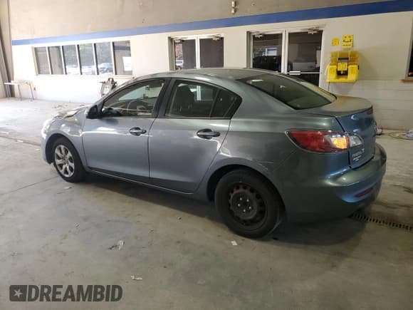 ✅ 2013 Mazda 3 i SV • VIN: JM1BL1TG5D1797540 • Лот: 93478245. Опубликован ранее на Copart с пробегом 131 151 миль. Бесплатный доступ к архиву аукционных продаж из США и подробный отчёт об истории автомобиля на DreamBid. Изображение 2.