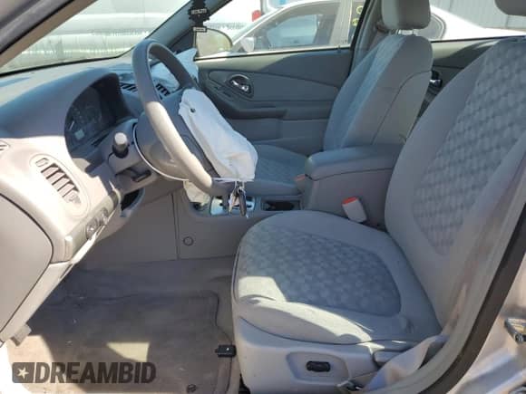 ✅ 2005 Chevrolet Malibu LS • VIN: 1G1ZT54835F235095 • Lot: 74970164. Wystawiony na Copart z przebiegiem 60 097 mil mil. Skorzystaj z bezpłatnego archiwum sprzedaży aukcyjnych z USA i zobacz szczegółowy raport historii pojazdu na DreamBid. Zdjęcie 7.