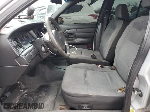 ✅ 2010 Ford Police Interceptor • VIN: 2FABP7BV9AX145472 • Лот: 54049735. Опубликован ранее на Copart с пробегом Не указан. Бесплатный доступ к архиву аукционных продаж из США и подробный отчёт об истории автомобиля на DreamBid. Изображение 7.