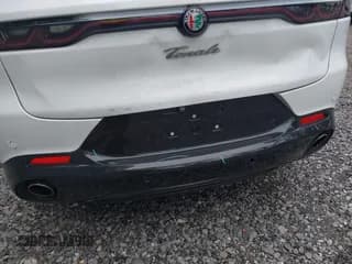 ✅ 2024 Alfa Romeo Tonale Veloce • VIN: ZASPATDW2R3047588 • Lot: 42717526. Wystawiony na IAAI z przebiegiem 3 447 mil. Bezpłatny archiwum sprzedaży aukcyjnych z USA i szczegółowy raport historii pojazdu na DreamBid. Zdjęcie 6.