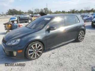 ✅ 2014 Volkswagen Golf GTI Wolfsburg Edition • VIN: WVWHD7AJXEW008893 • Lot: 93339125. Wystawiony na Copart z przebiegiem 118 979 mil. Bezpłatny archiwum sprzedaży aukcyjnych z USA i szczegółowy raport historii pojazdu na DreamBid. Zdjęcie 1.