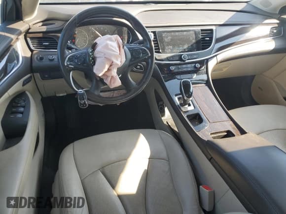 ✅ 2019 Buick LaCrosse Essence • VIN: 1G4ZP5SS2KU129444 • Lot: 71730475. Wystawiony na Copart z przebiegiem 108 736 mil. Bezpłatny archiwum sprzedaży aukcyjnych z USA i szczegółowy raport historii pojazdu na DreamBid. Zdjęcie 8.