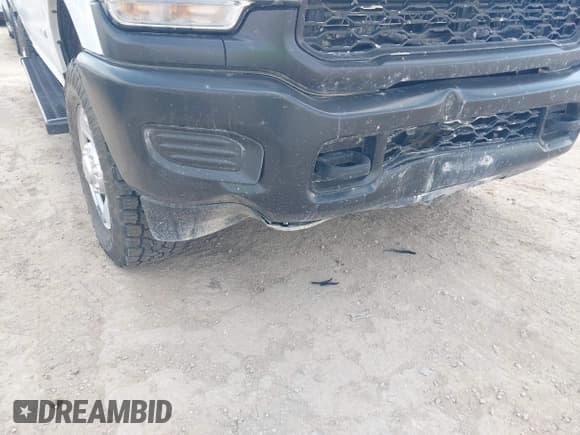 ✅ 2022 Ram 2500 Tradesman • VIN: 3C6UR5CJ3NG298322 • Lot: 43000975. Listed on IAAI with 97,692 mi. Free auction sales archive from the USA and detailed vehicle history report at DreamBid. Image 6.