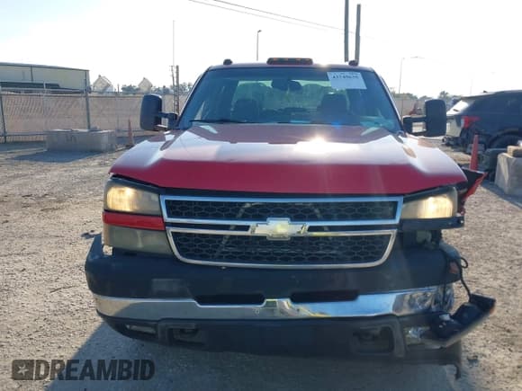 ✅ 2006 Chevrolet Silverado 2500HD LT3 • VIN: 1GCHK23U16F231731 • Lot: 43749635. Listed on IAAI with 181,834 mi. Free auction sales archive from the USA and detailed vehicle history report at DreamBid. Image 12.