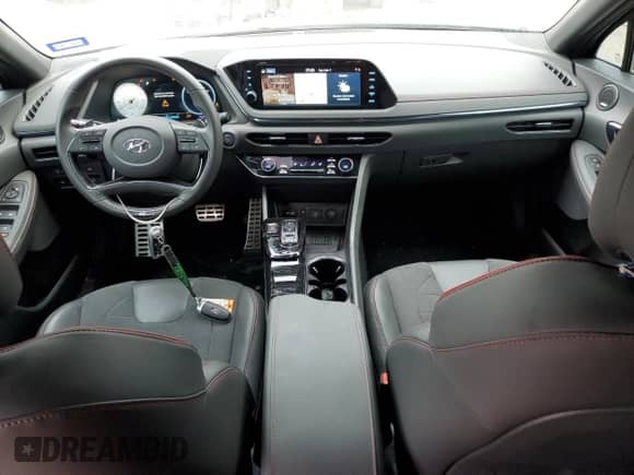 ✅ 2021 Hyundai Sonata N Line • VIN: 5NPEK4JC0MH106344 • Lot: 40174183. Wystawiony na Copart z przebiegiem 15 097 mil mil. Skorzystaj z bezpłatnego archiwum sprzedaży aukcyjnych z USA i zobacz szczegółowy raport historii pojazdu na DreamBid. Zdjęcie 8.