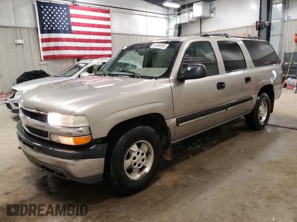✅ 2001 Chevrolet Suburban LS • VIN: 3GNFK16T11G159397 • Лот: 54366085. Опубликован ранее на Copart с пробегом 237 806 миль. Бесплатный доступ к архиву аукционных продаж из США и подробный отчёт об истории автомобиля на DreamBid. Изображение 1.