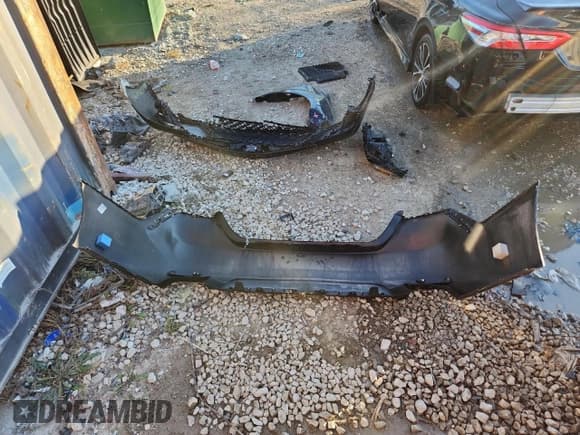 ✅ 2020 Toyota Camry SE • VIN: 4T1G11BK2LU001949 • Lot: 90251625. Wystawiony na Copart z przebiegiem 67 380 mil. Bezpłatny archiwum sprzedaży aukcyjnych z USA i szczegółowy raport historii pojazdu na DreamBid. Zdjęcie 12.