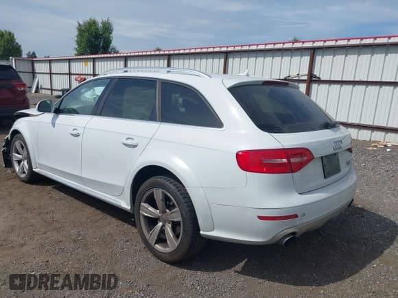 ✅ 2015 Audi allroad A4 Premium Plus • VIN: WA1UFAFL1FA102363 • Лот: 42449859. Опубликован ранее на IAAI с пробегом 88 633 миль. Бесплатный доступ к архиву аукционных продаж из США и подробный отчёт об истории автомобиля на DreamBid. Изображение 3.