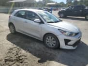 ✅ 2021 Kia Rio S • VIN: 3KPA25AD9ME379199 • Lot: 82406635. Wystawiony na Copart z przebiegiem 71 269 mil. Bezpłatny archiwum sprzedaży aukcyjnych z USA i szczegółowy raport historii pojazdu na DreamBid. Zdjęcie 4.