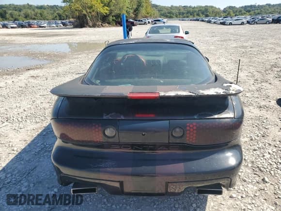 ✅ 1999 Pontiac Firebird Formula • VIN: 2G2FV22G4X2211605 • Lot: 81828195. Wystawiony na Copart z przebiegiem 111 899 mil. Bezpłatny archiwum sprzedaży aukcyjnych z USA i szczegółowy raport historii pojazdu na DreamBid. Zdjęcie 6.
