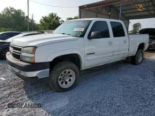 ✅ 2006 Chevrolet Silverado 2500HD LT3 • VIN: 1GCHK23U26F142623 • Лот: 59530695. Опубликован ранее на Copart с пробегом 126 350 миль. Бесплатный доступ к архиву аукционных продаж из США и подробный отчёт об истории автомобиля на DreamBid. Изображение 1.