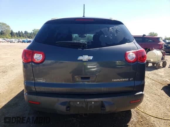 ✅ 2011 Chevrolet Traverse 1LT • VIN: 1GNKRGED0BJ324699 • Lot: 69814704. Wystawiony na Copart z przebiegiem 232 468 mil. Bezpłatny archiwum sprzedaży aukcyjnych z USA i szczegółowy raport historii pojazdu na DreamBid. Zdjęcie 6.