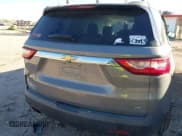 ✅ 2018 Chevrolet Traverse LT Cloth • VIN: 1GNERGKW7JJ137557 • Lot: 43587309. Wystawiony na IAAI z przebiegiem 94 684 mil. Bezpłatny archiwum sprzedaży aukcyjnych z USA i szczegółowy raport historii pojazdu na DreamBid. Zdjęcie 16.