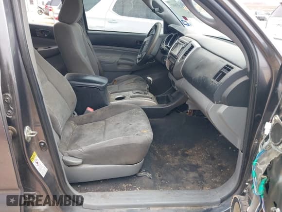 ✅ 2015 Toyota Tacoma PreRunner • VIN: 5TFJU4GNXFX064774 • Lot: 43769927. Listed on IAAI with 207,150 mi. Free auction sales archive from the USA and detailed vehicle history report at DreamBid. Image 5.